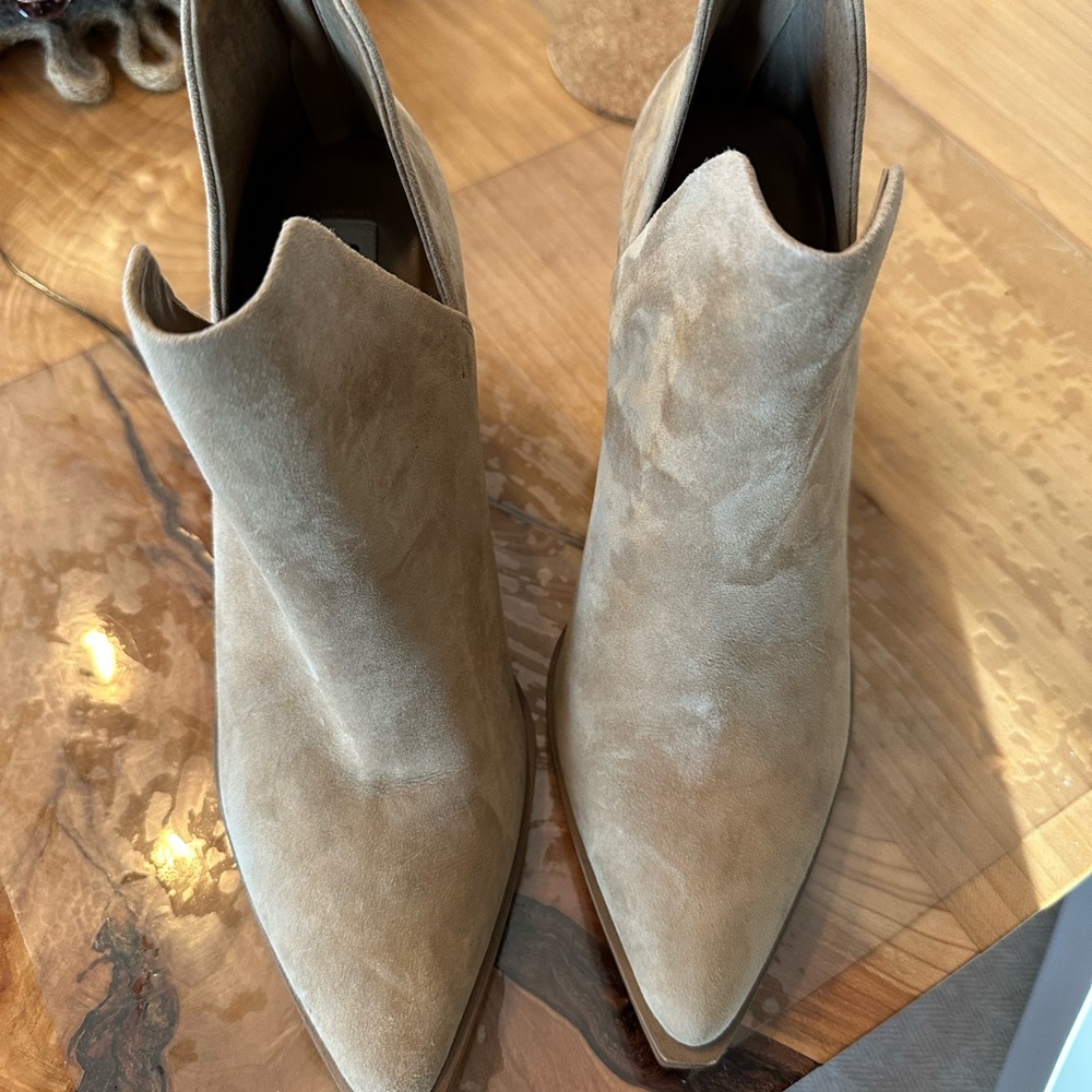 Steve Madden Alyse V Side Bootie